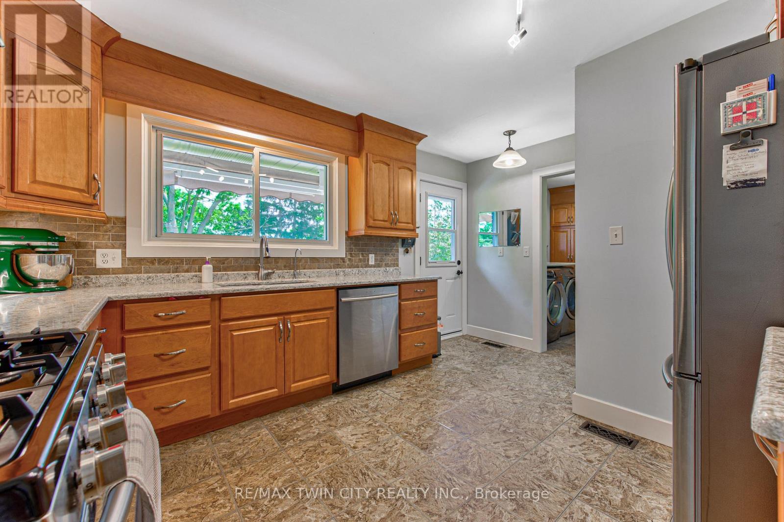 11 BEECHIM DRIVE - Image 19