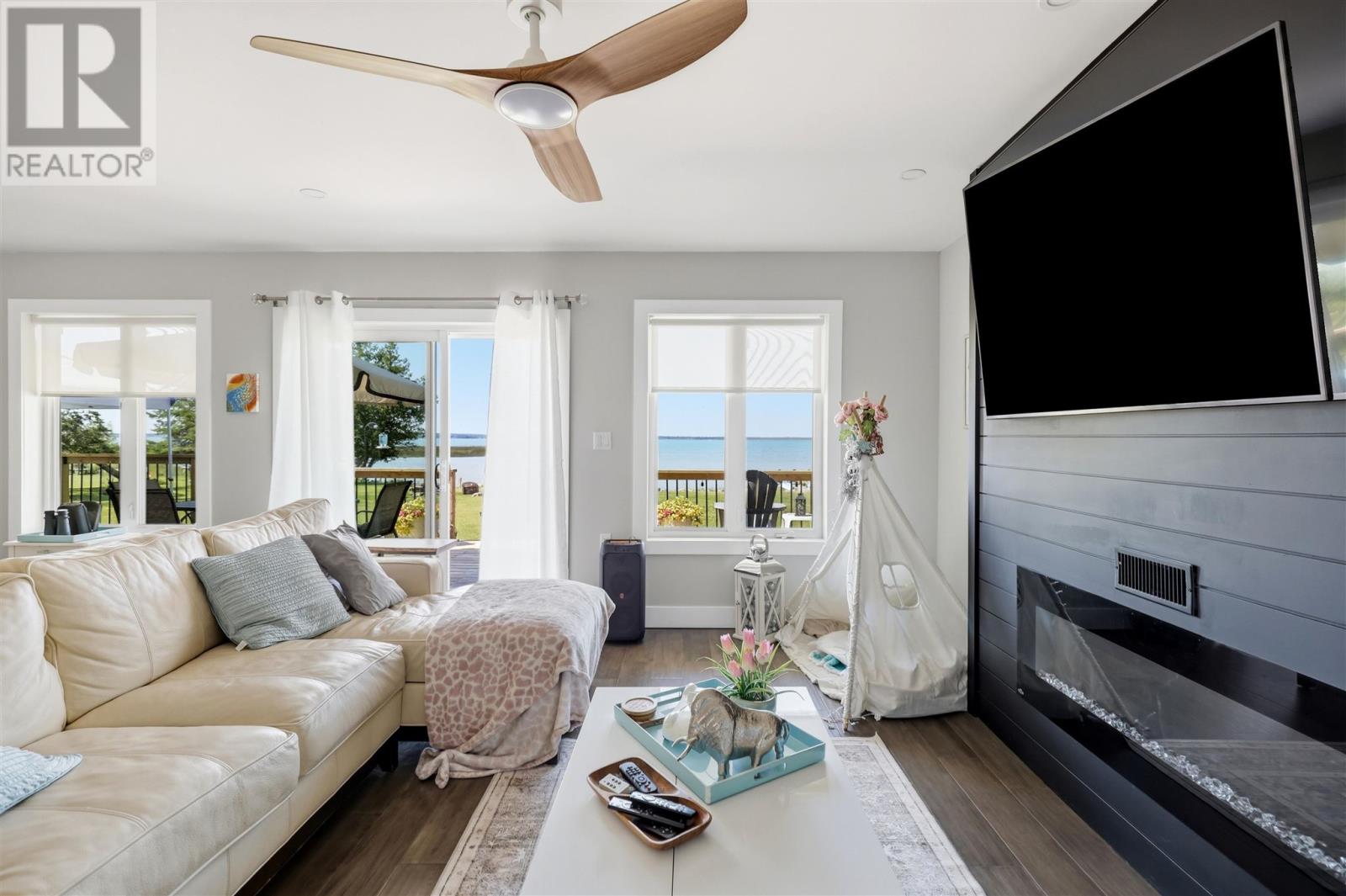 2875 Green ST - 10