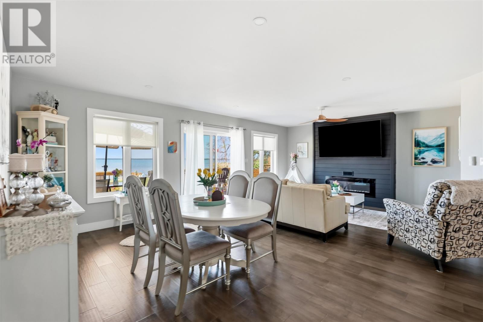 2875 Green ST - 11