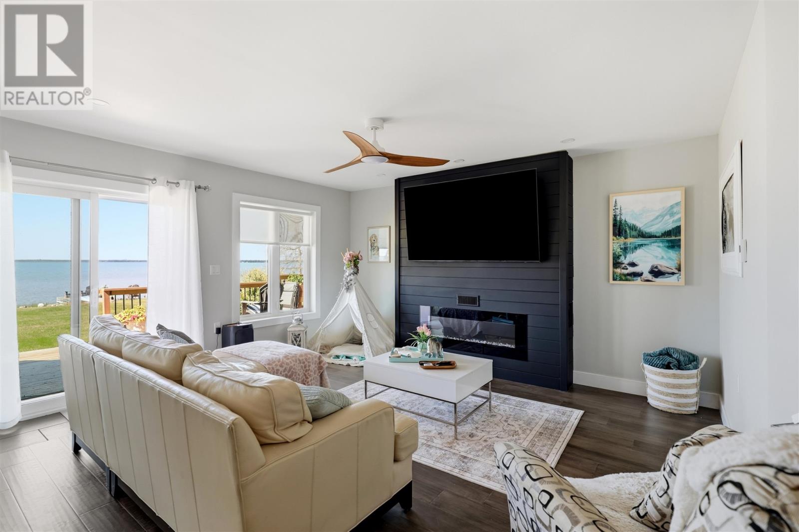 2875 Green ST - 8