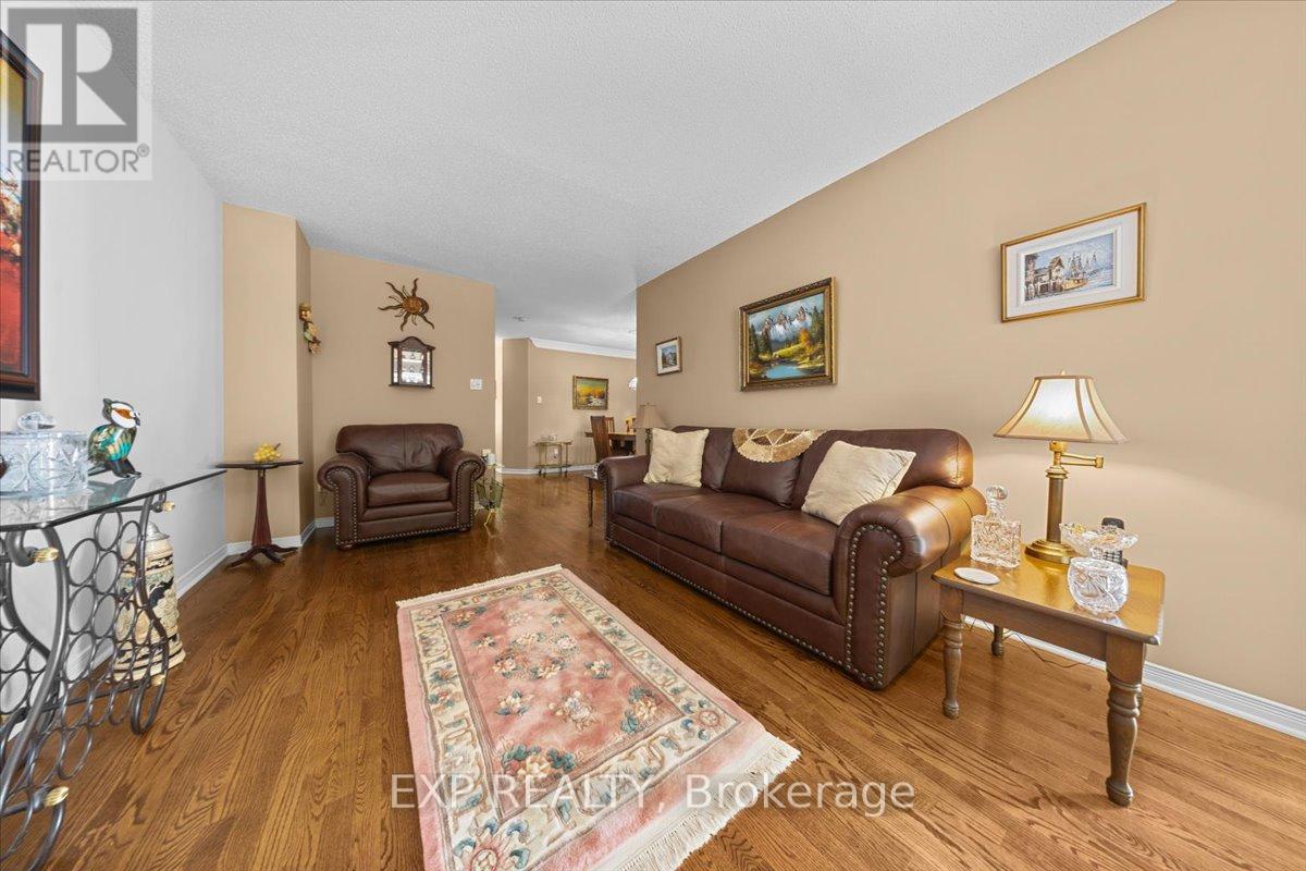 494 LAWLER CRESCENT - 10
