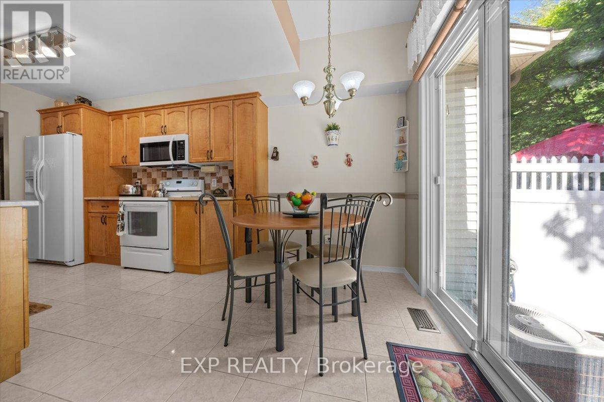 494 LAWLER CRESCENT - 12