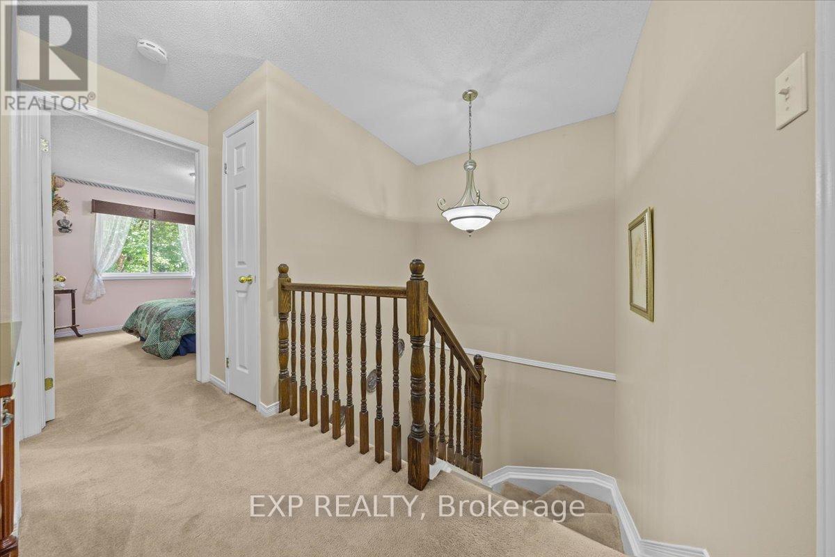 494 LAWLER CRESCENT - 18
