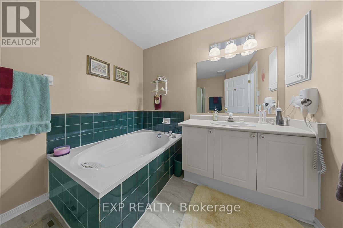 494 LAWLER CRESCENT - 20