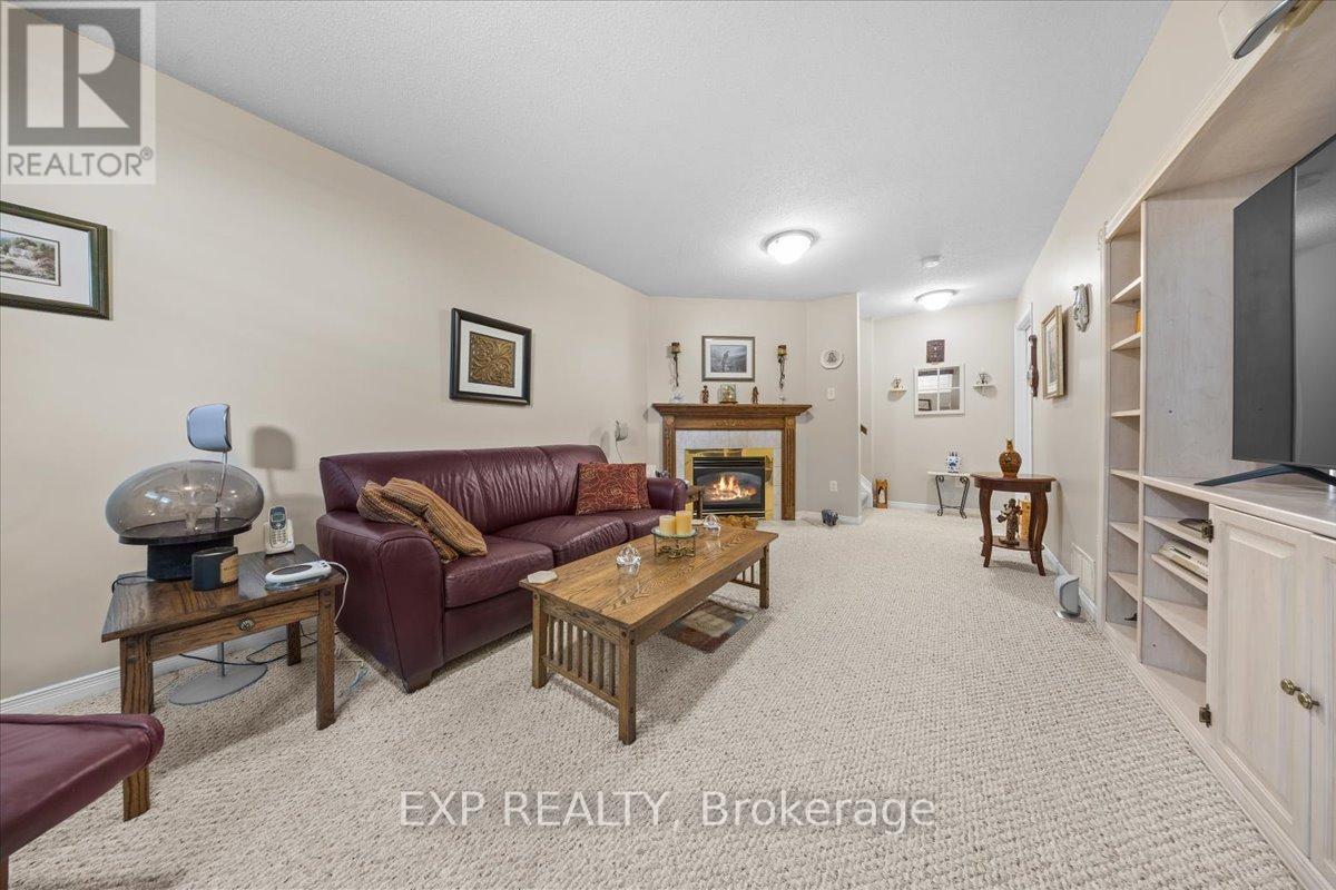 494 LAWLER CRESCENT - 28