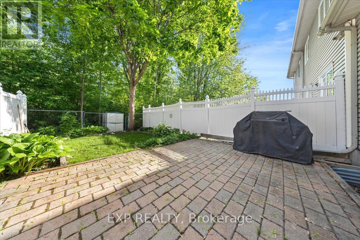 494 LAWLER CRESCENT - 32