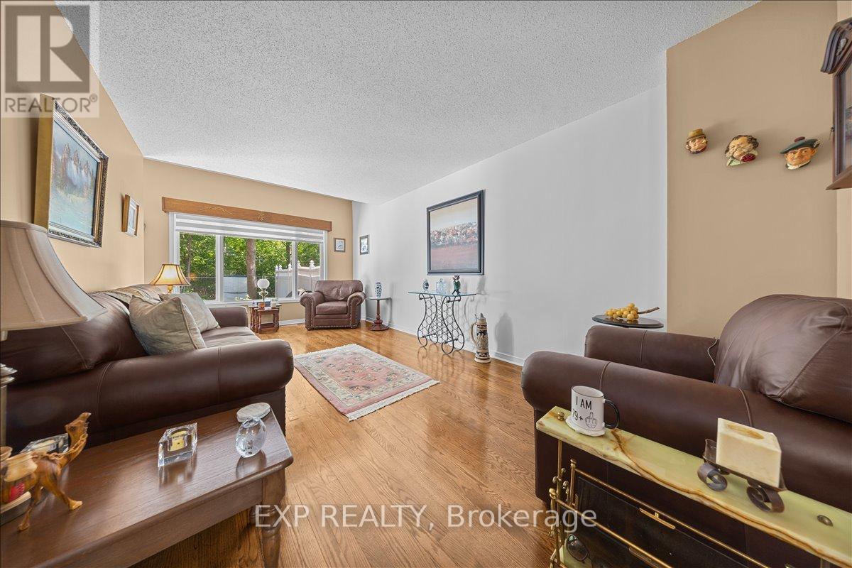 494 LAWLER CRESCENT - 9