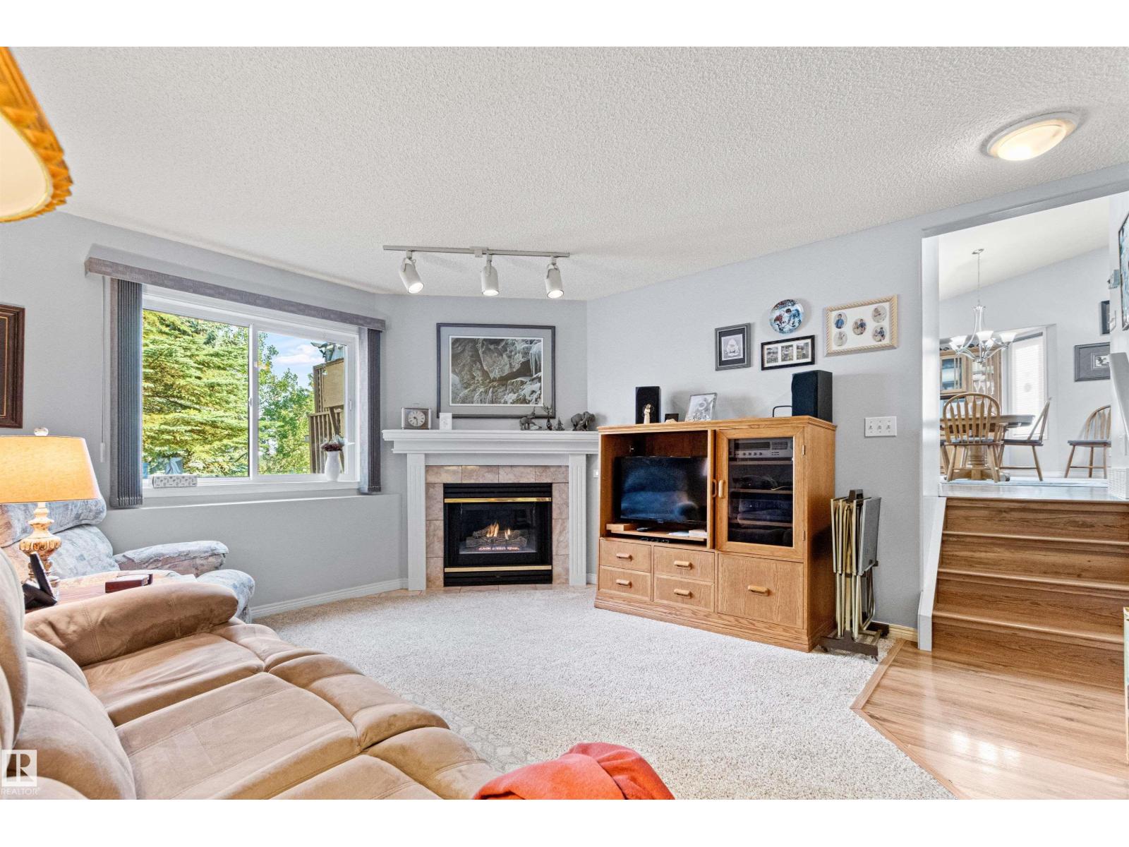 #12 64 BLACKBURN DR W SW - 16