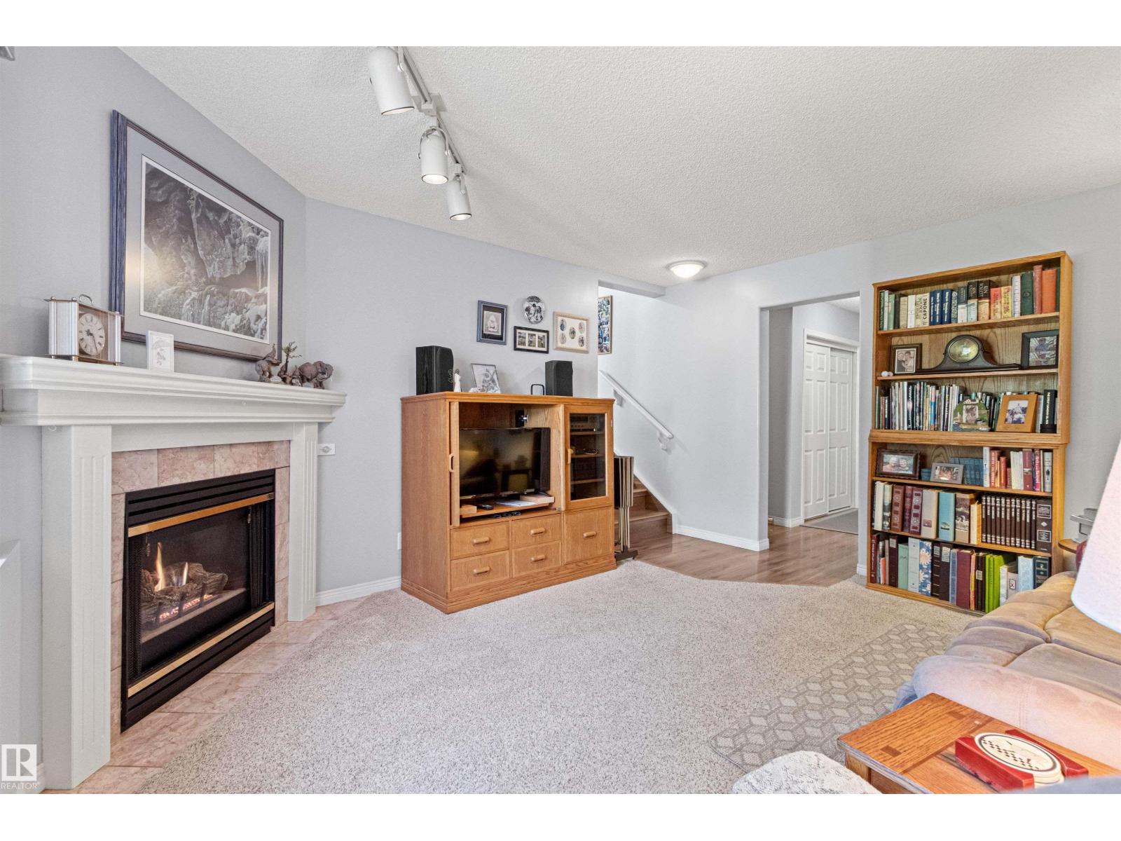 #12 64 BLACKBURN DR W SW - 18