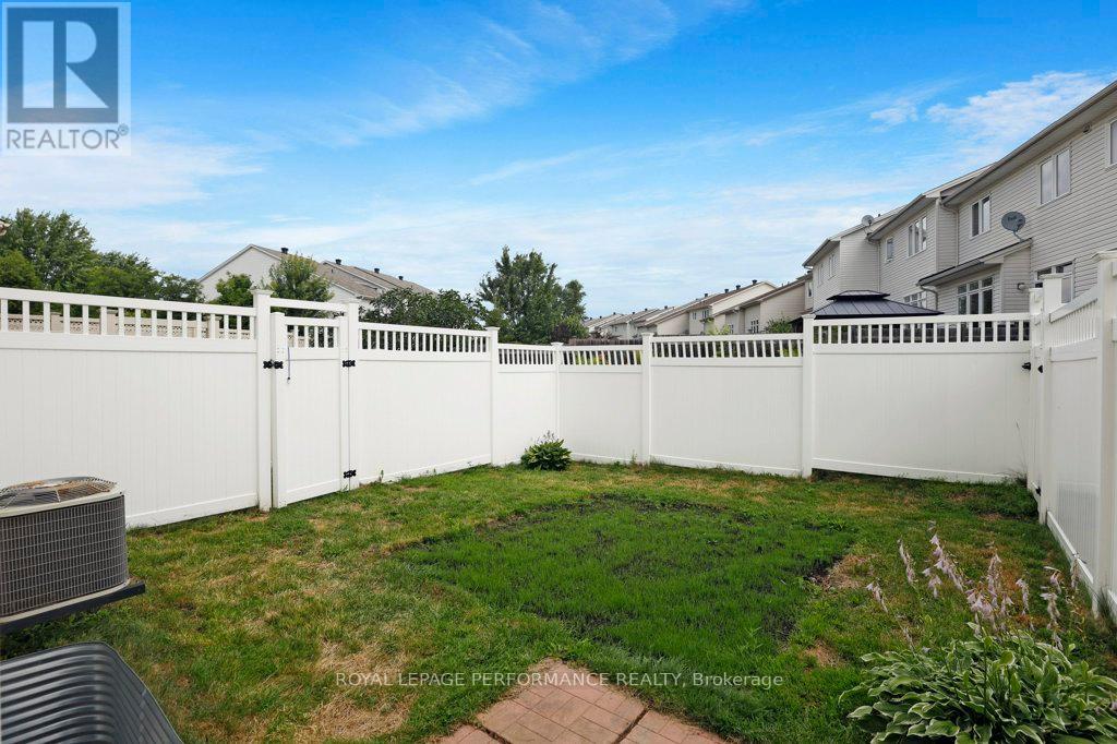 306 WAYMARK CRESCENT - 34