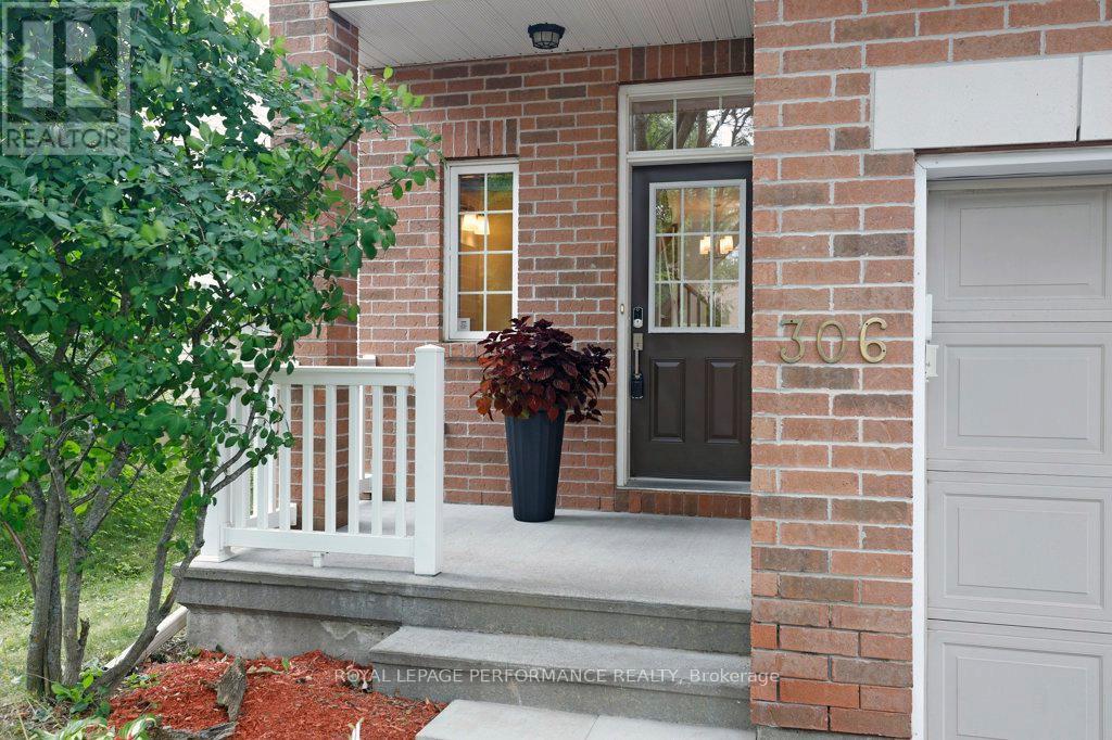 306 WAYMARK CRESCENT - 4