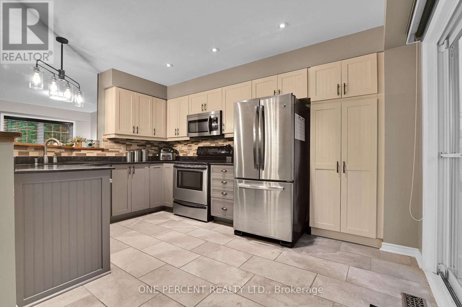 3 Bed, 3 Bath House for Sale in Ottawa – 2260 MONDAVI STREET, Ottawa – MLS# X13596398 - Image 10