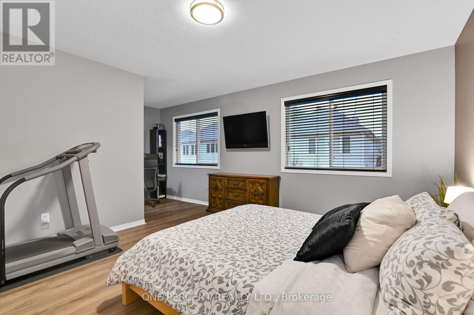 3 Bed, 3 Bath House for Sale in Ottawa – 2260 MONDAVI STREET, Ottawa – MLS# X13596398 - Image 20