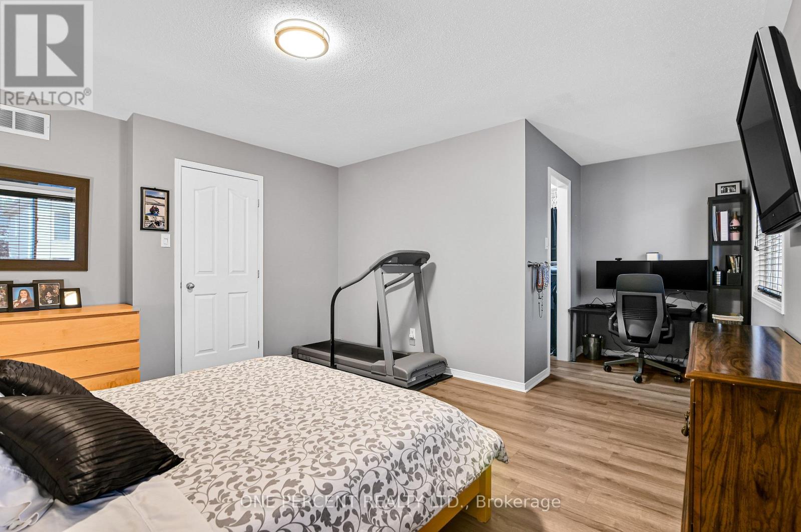3 Bed, 3 Bath House for Sale in Ottawa – 2260 MONDAVI STREET, Ottawa – MLS# X13596398 - Image 21