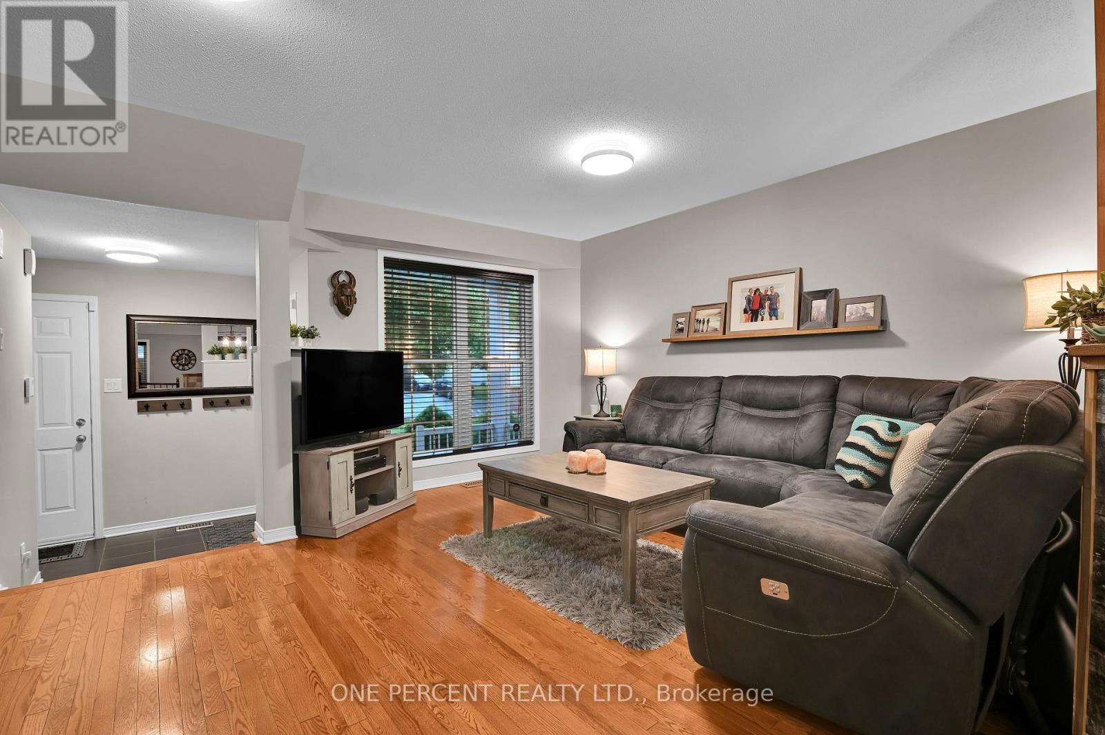 3 Bed, 3 Bath House for Sale in Ottawa – 2260 MONDAVI STREET, Ottawa – MLS# X13596398 - Image 7