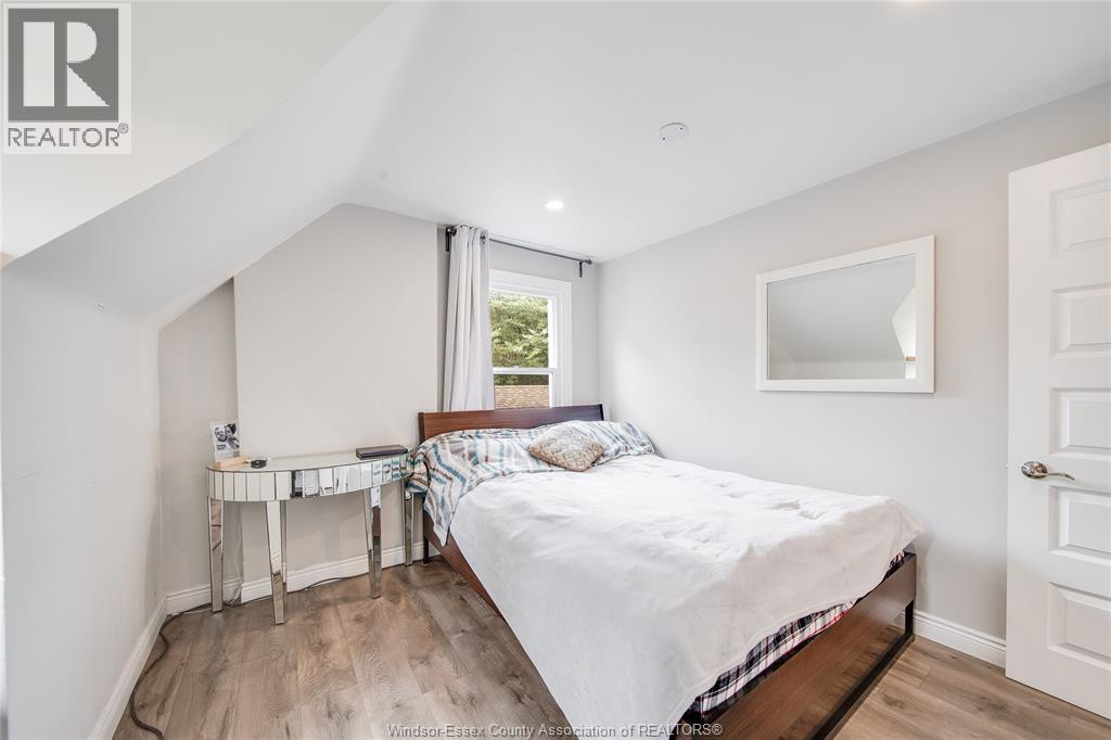 956 HOMEDALE BOULEVARD - 26