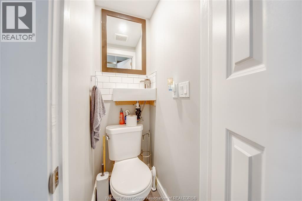 956 HOMEDALE BOULEVARD - 28