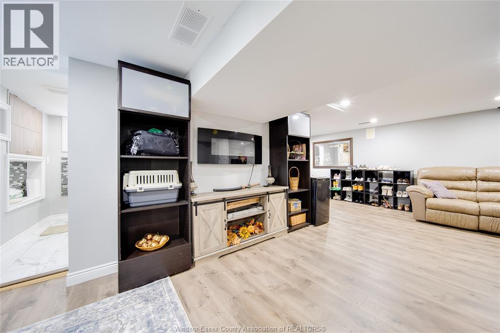 956 HOMEDALE BOULEVARD - 34