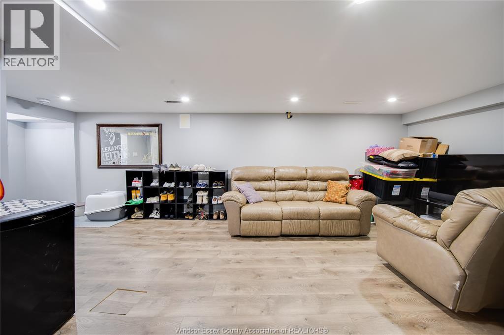 956 HOMEDALE BOULEVARD - 35