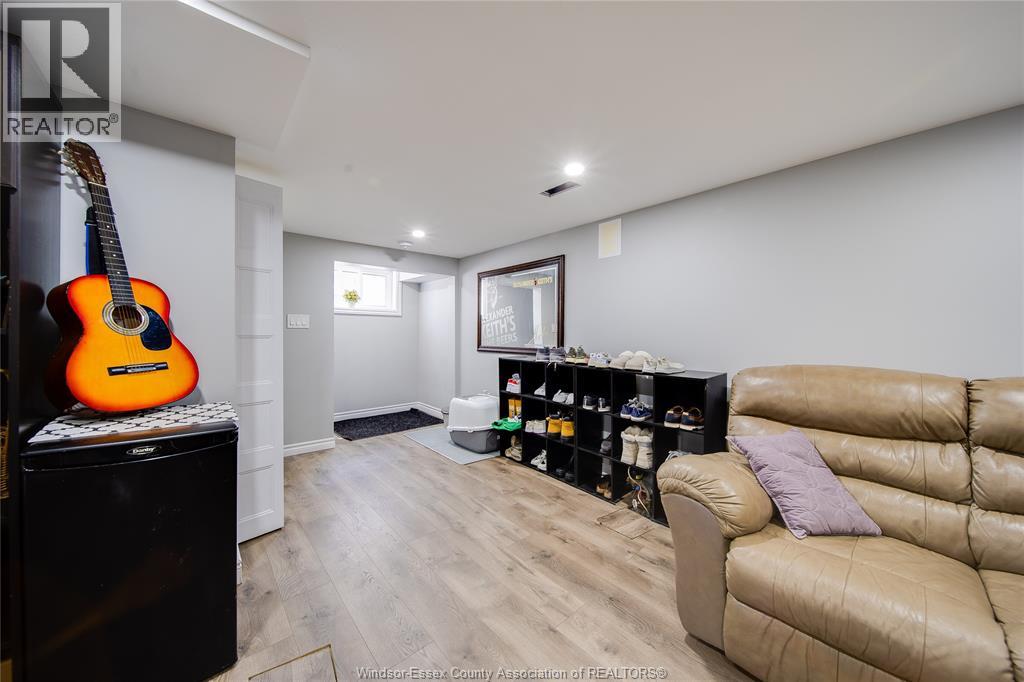 956 HOMEDALE BOULEVARD - 36