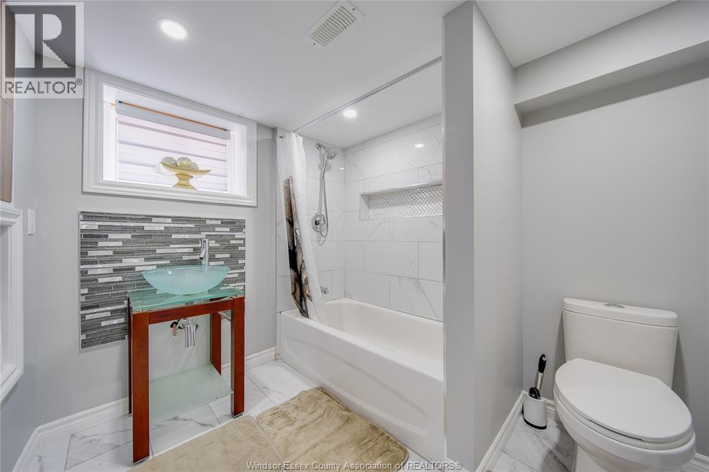 956 HOMEDALE BOULEVARD - 41