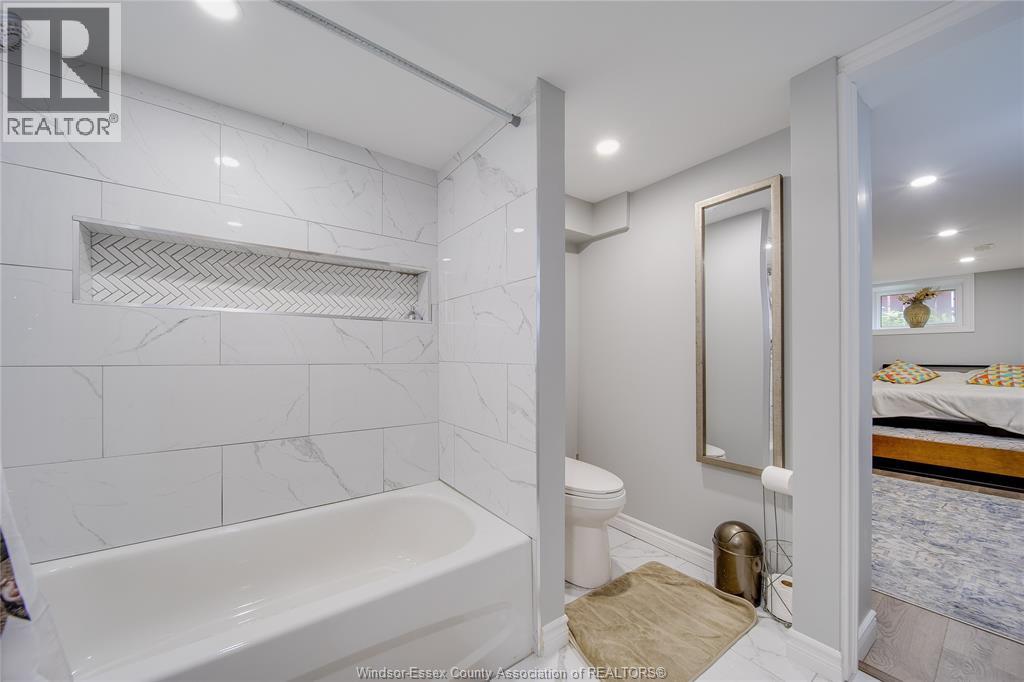 956 HOMEDALE BOULEVARD - 42