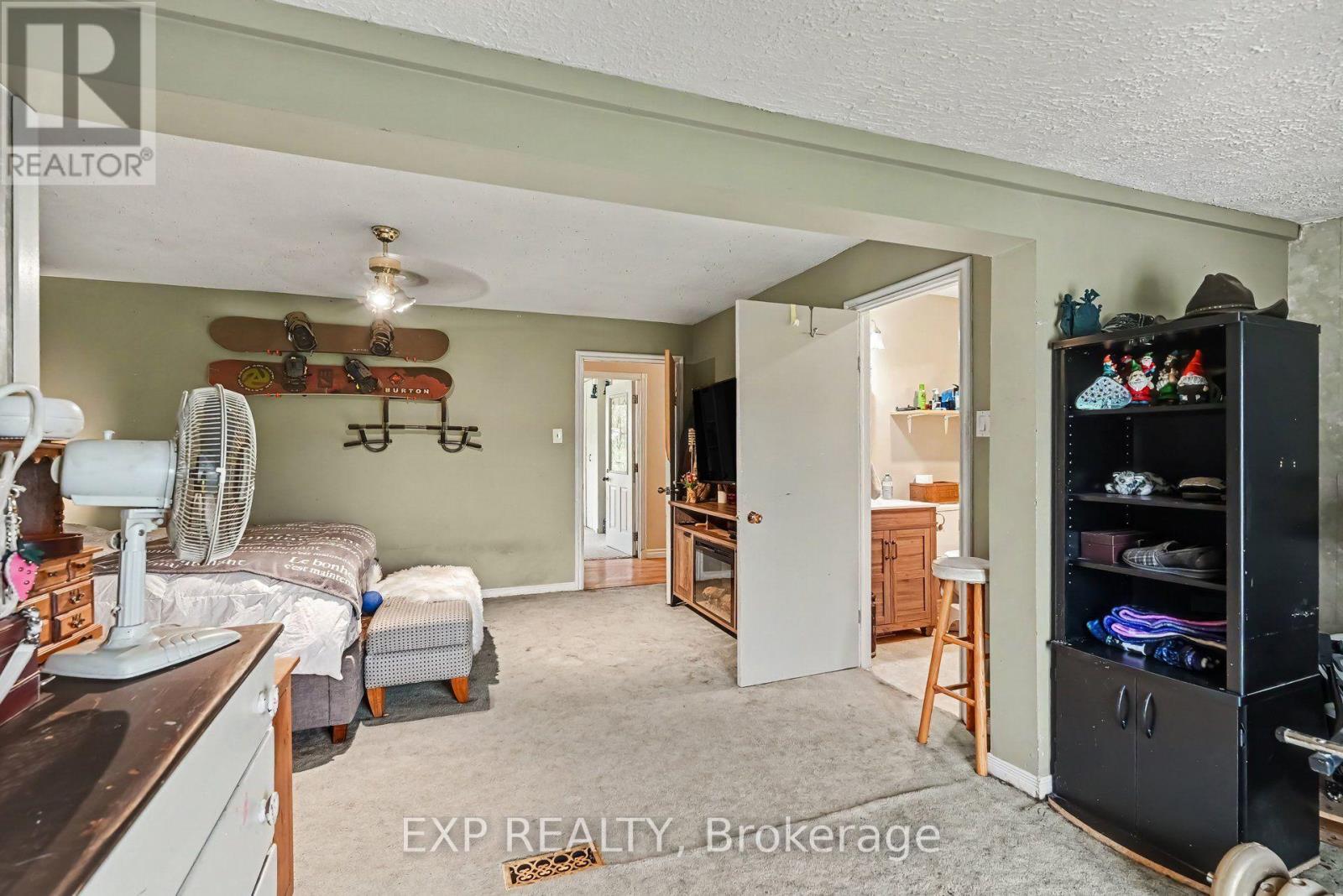 5233 3RD LINE ROAD - 11