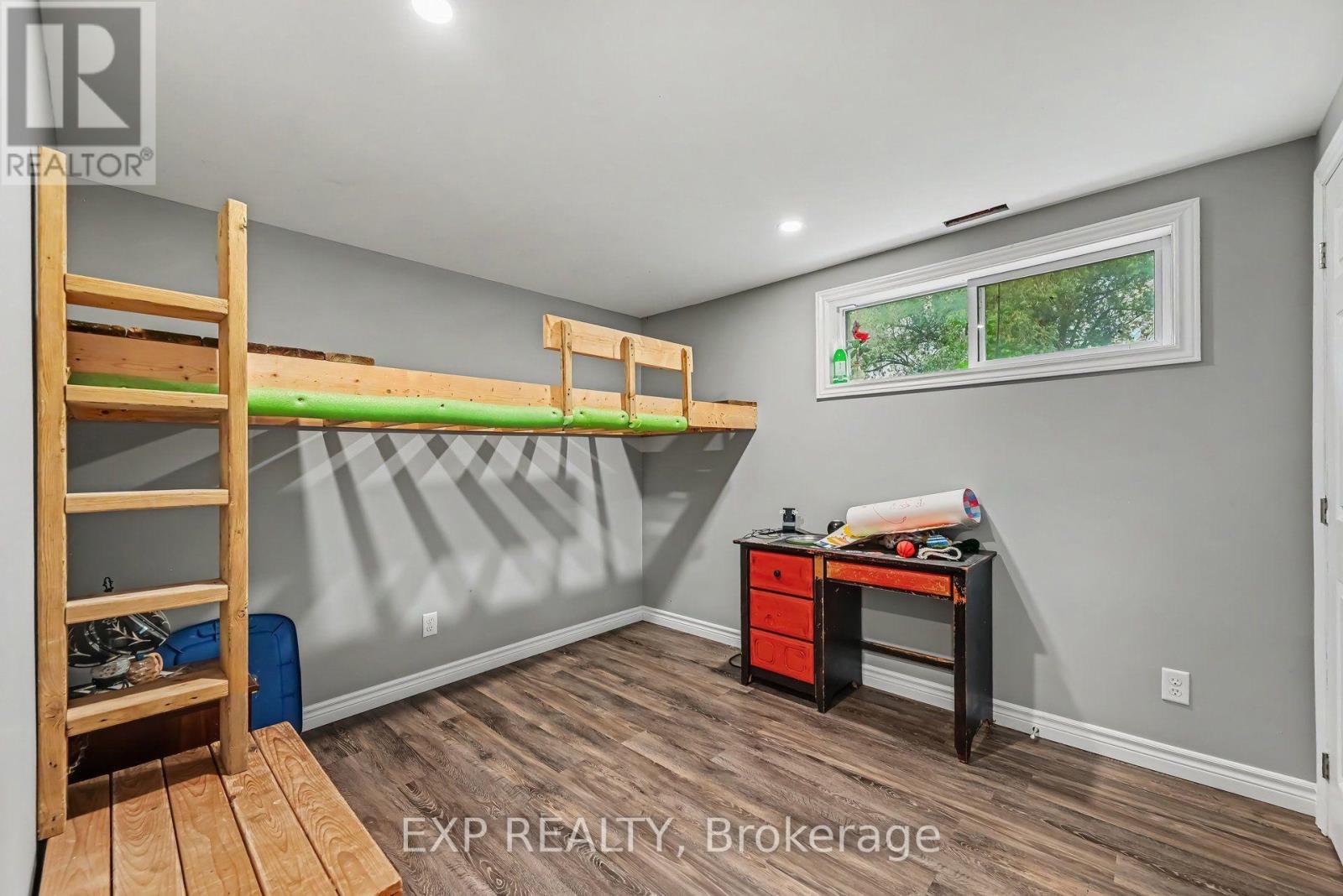 5233 3RD LINE ROAD - 22