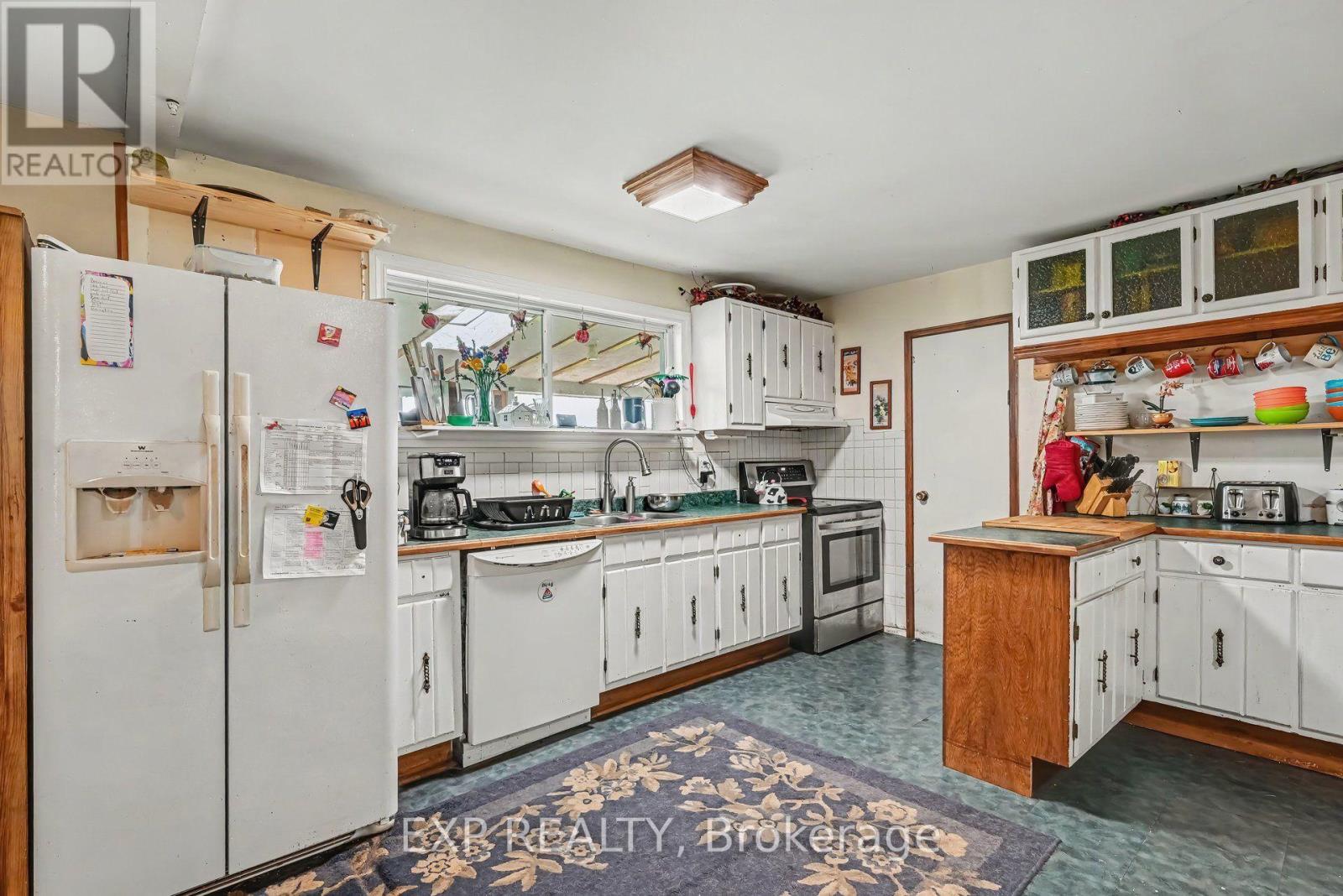 5233 3RD LINE ROAD - 3