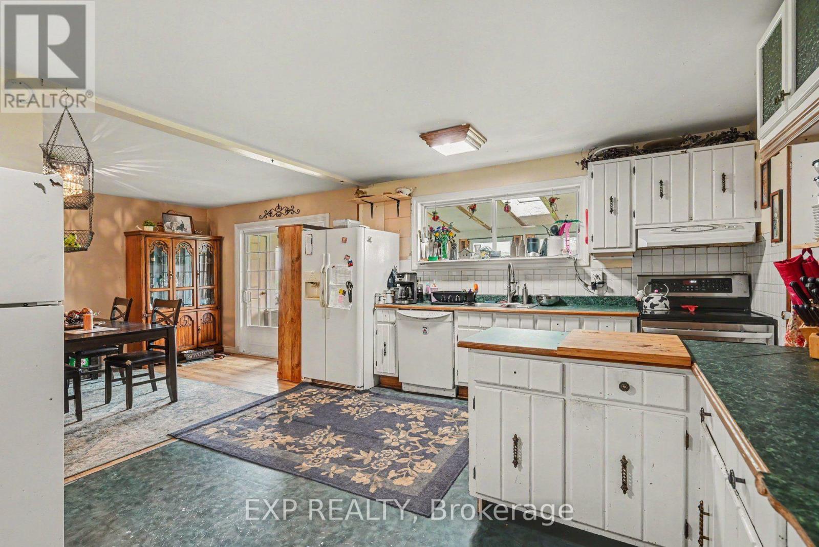 5233 3RD LINE ROAD - 4