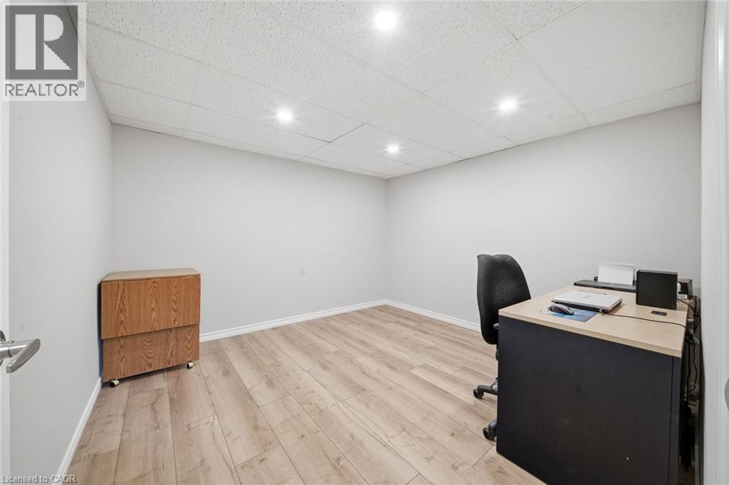 200 MORRISON Drive - 23