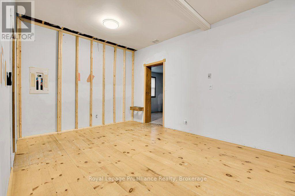 19 BETTES STREET - 10