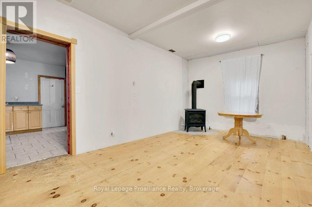 19 BETTES STREET - 11