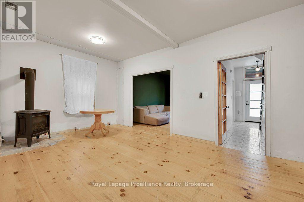 19 BETTES STREET - 12
