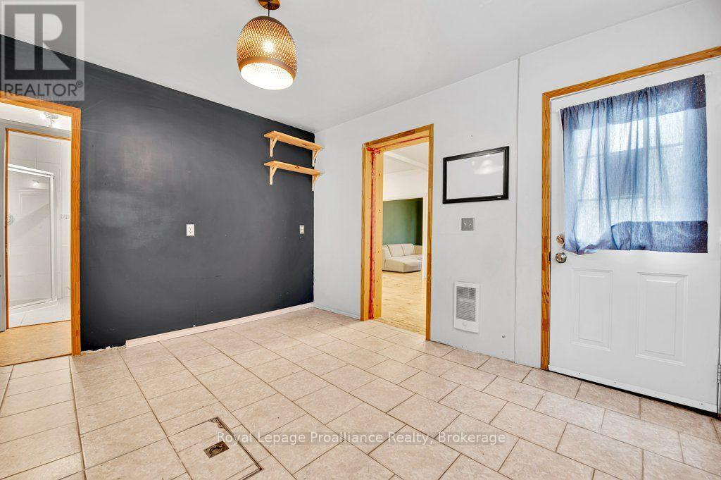 19 BETTES STREET - 15