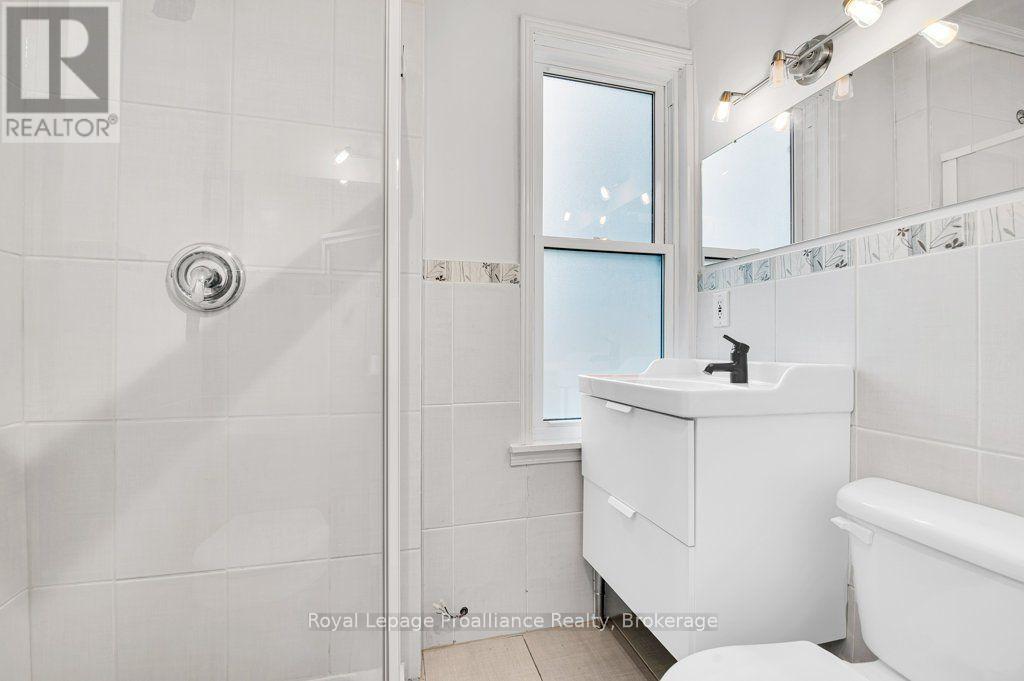19 BETTES STREET - 16
