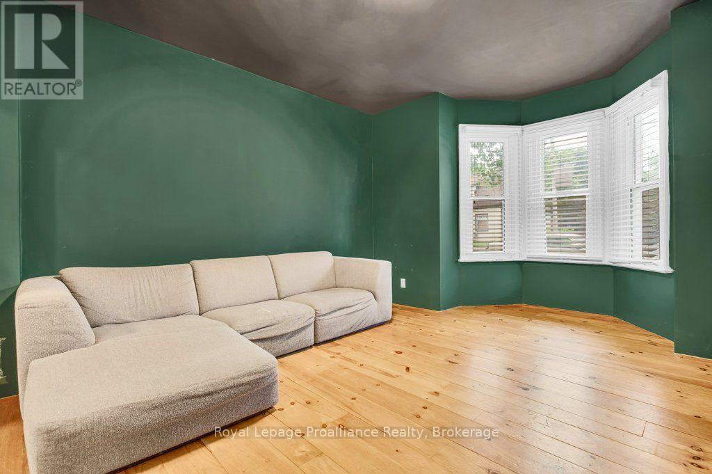 19 BETTES STREET - 8