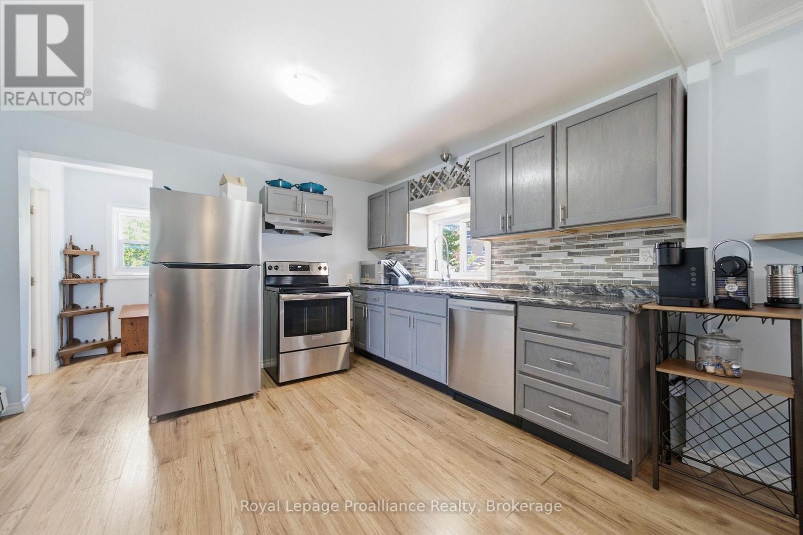 22 FLINDALL STREET - 18