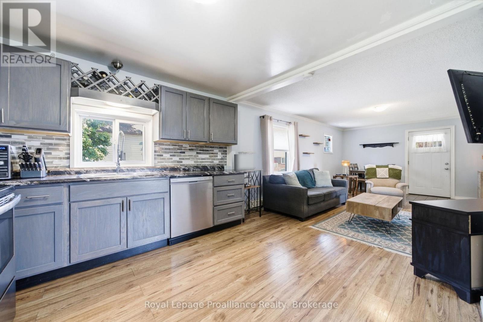 22 FLINDALL STREET - 20