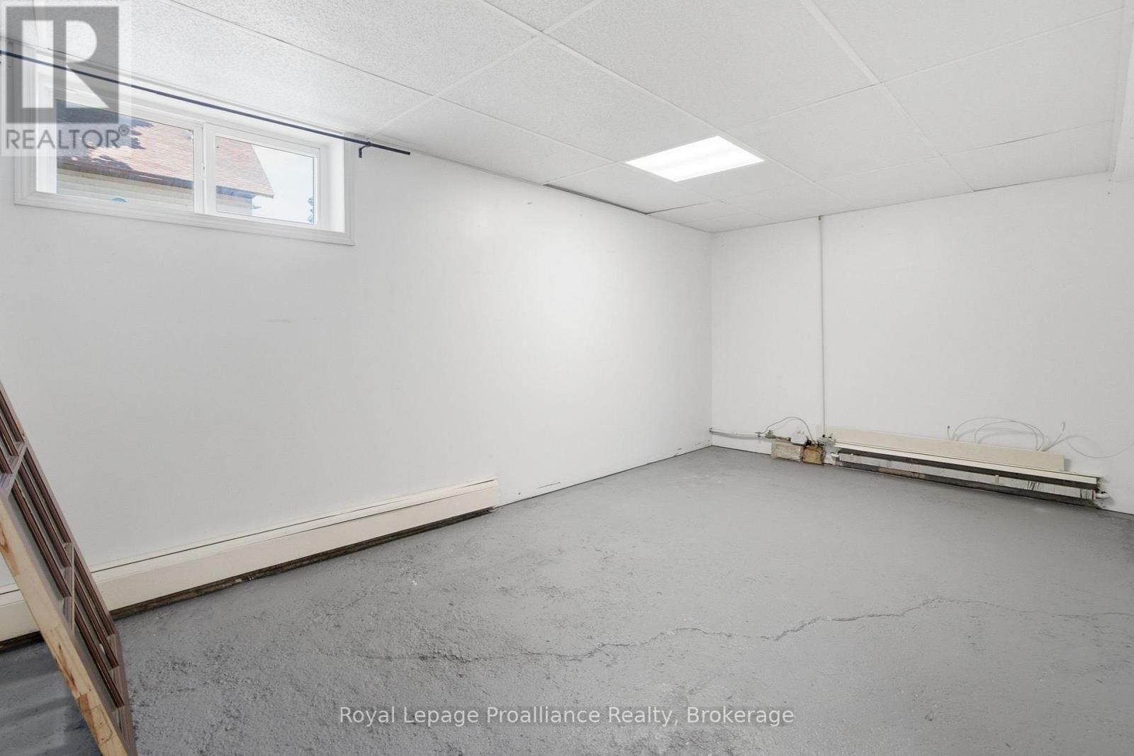 22 FLINDALL STREET - 34