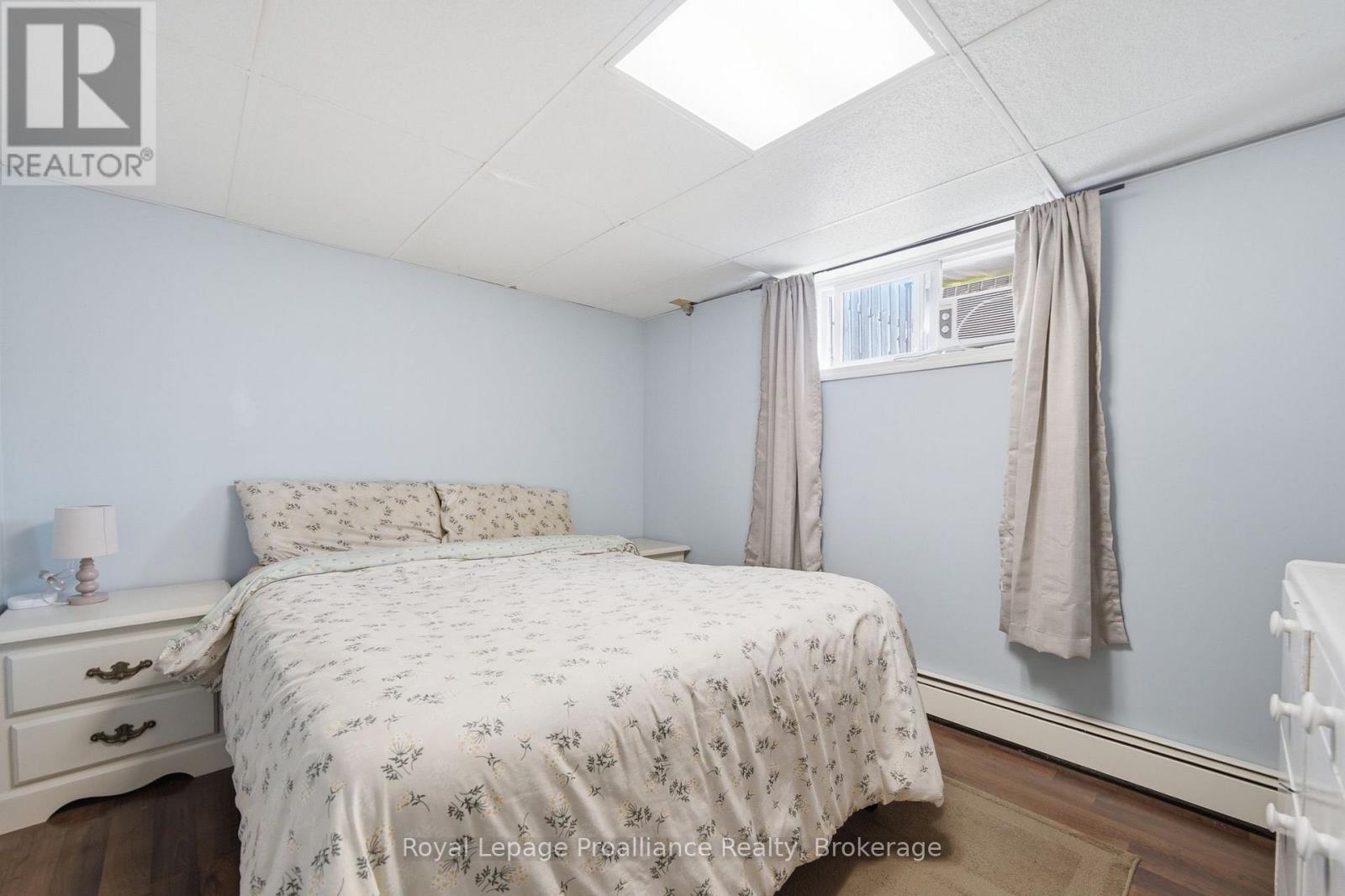 22 FLINDALL STREET - 36