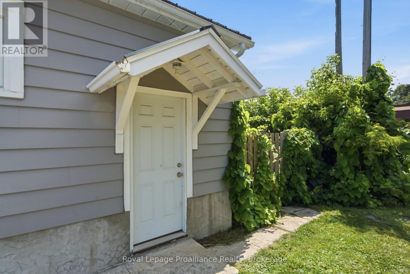 22 FLINDALL STREET - 40