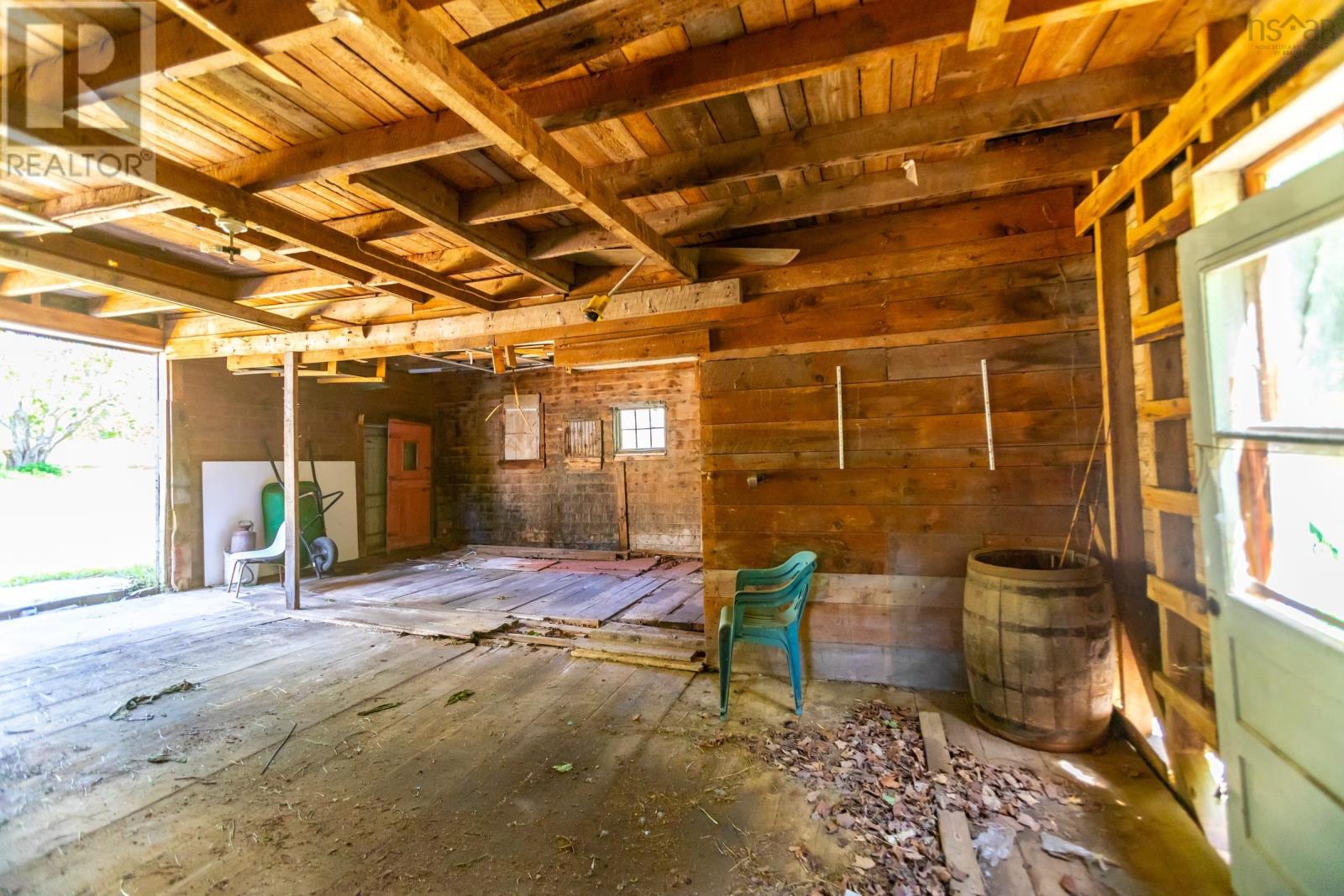 1851 Highway 201 - 42