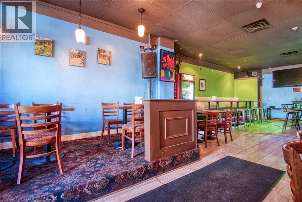 660 KING Street E - 10