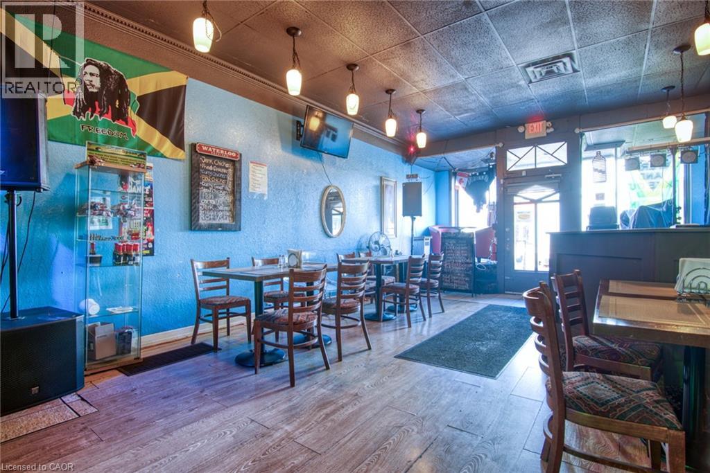 660 KING Street E - 11