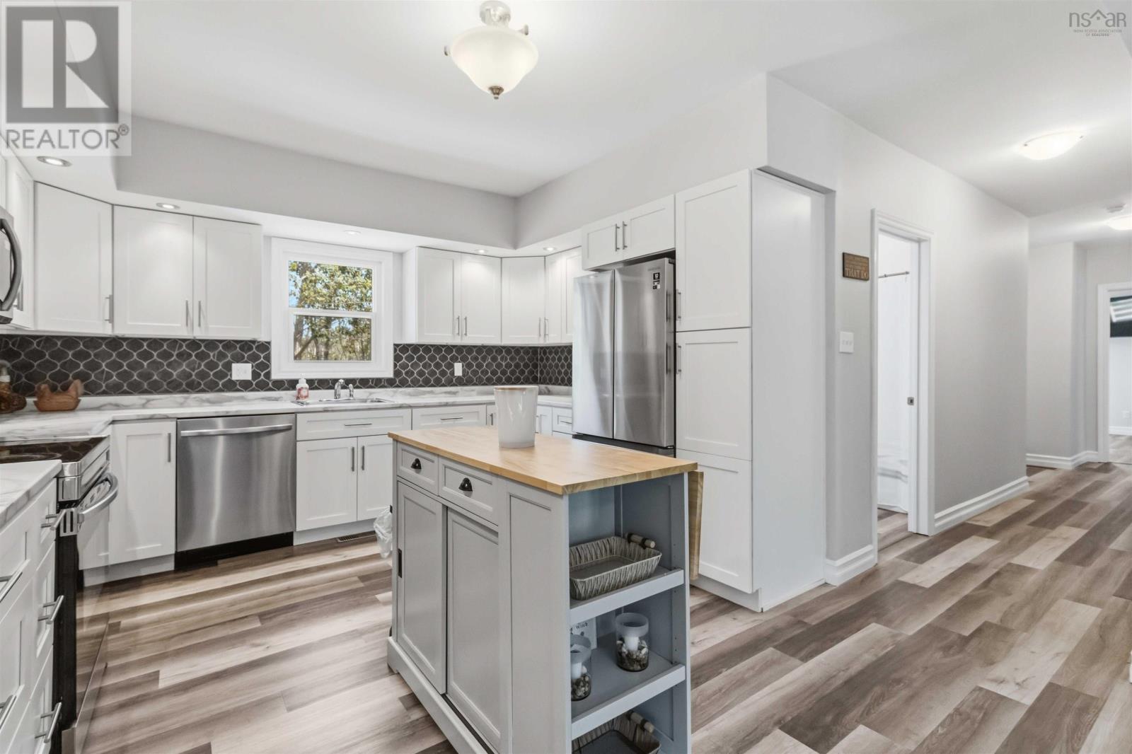 Property 13 of 51 of 1549 East Dalhousie Road