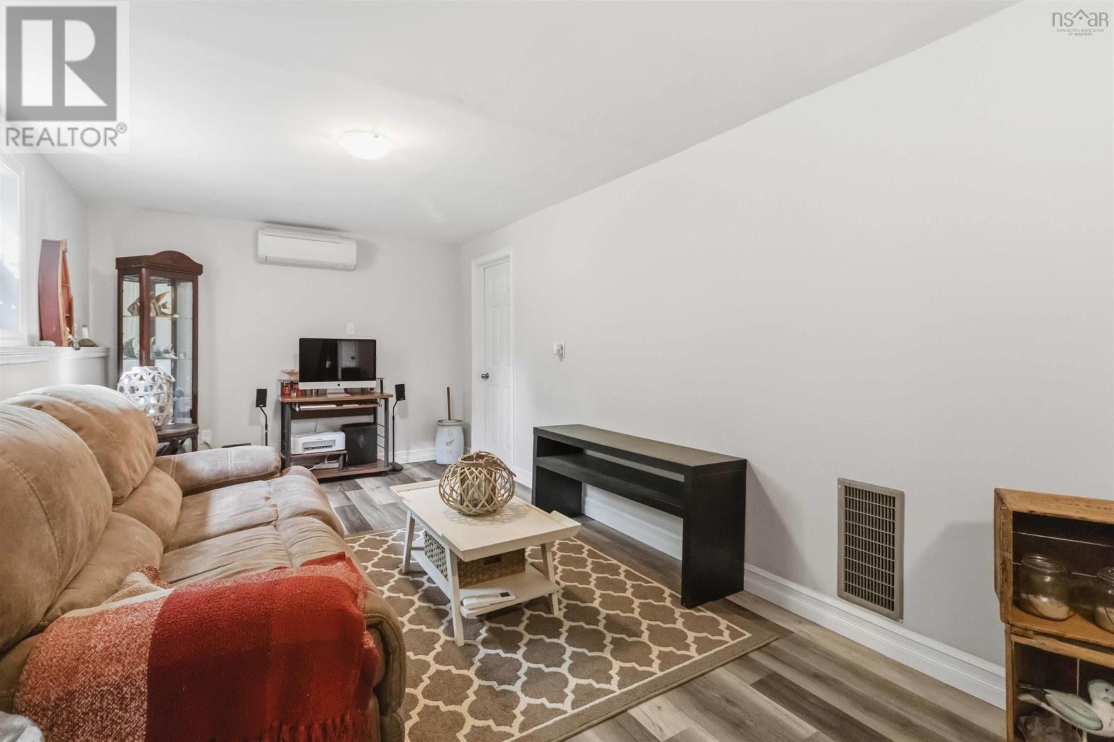 Property 29 of 51 of 1549 East Dalhousie Road