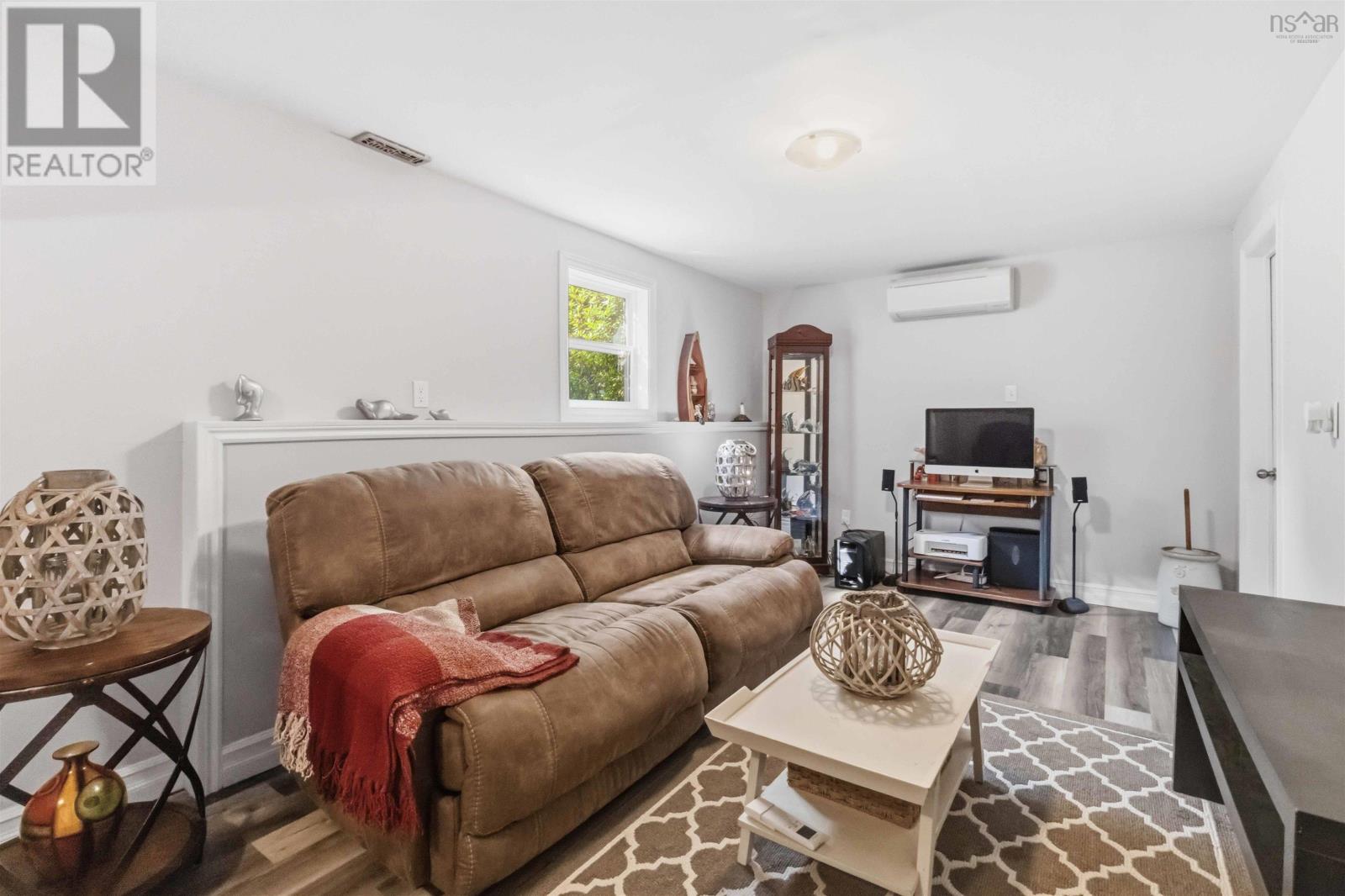 Property 28 of 51 of 1549 East Dalhousie Road