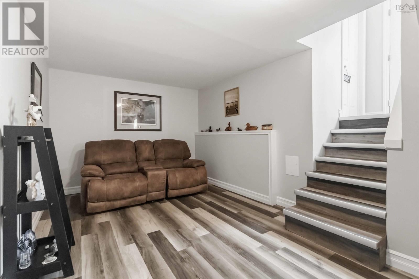 Property 26 of 51 of 1549 East Dalhousie Road