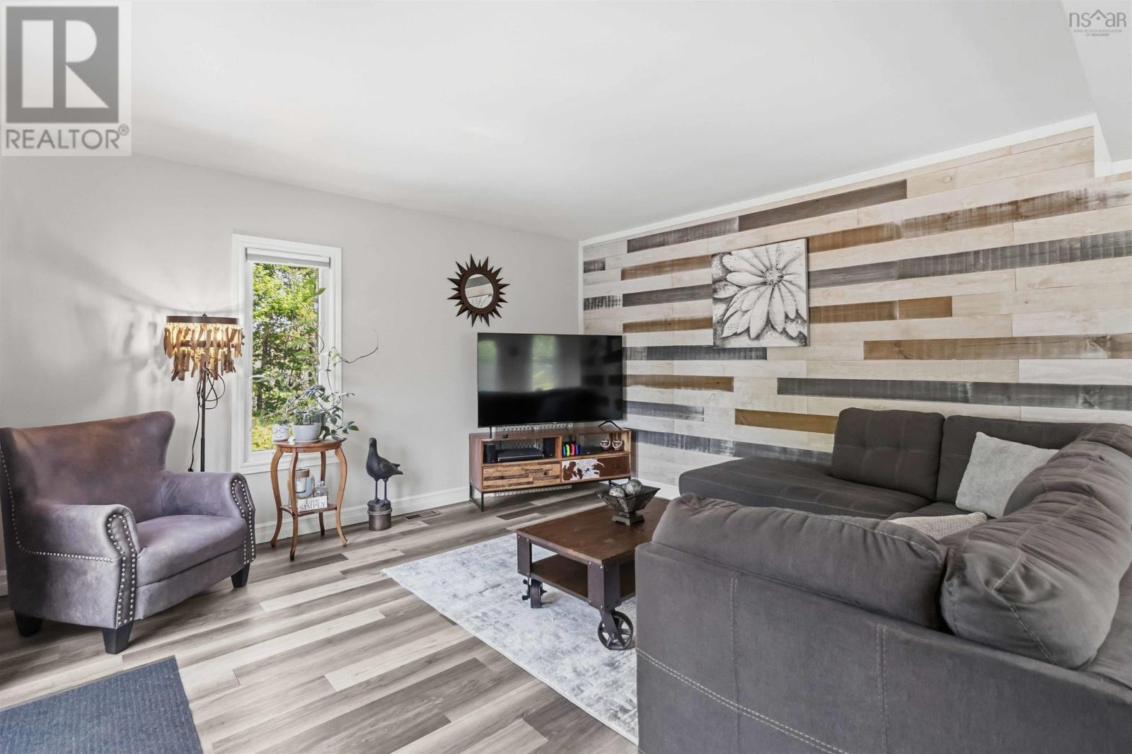 Property 8 of 51 of 1549 East Dalhousie Road